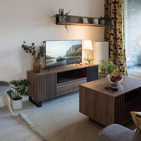 Apartament Sloneczny Kamienica Grochow With Free Parking Varsovia Exterior foto